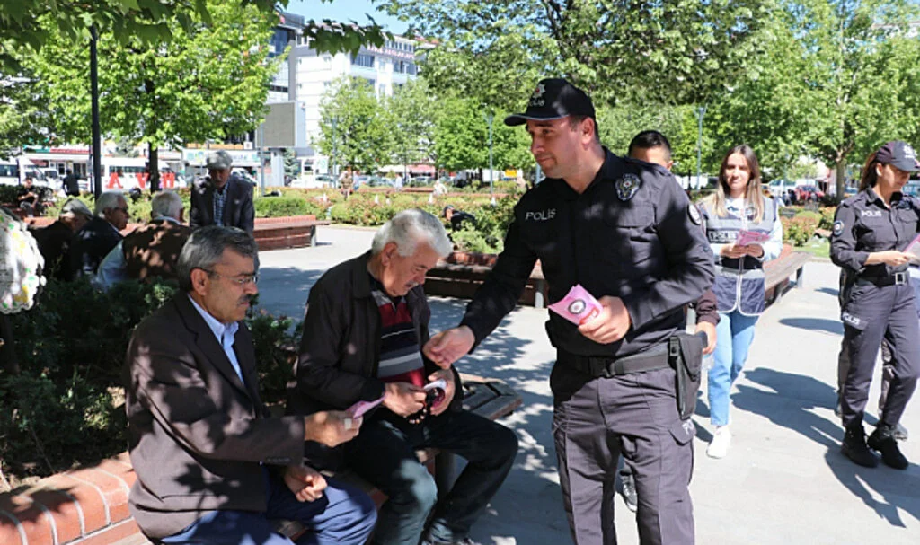 Samsun Emniyeti Vatandaşları Dolandırıcılığa Karşı Bilgilendiriyor: "Aldanmayınız"