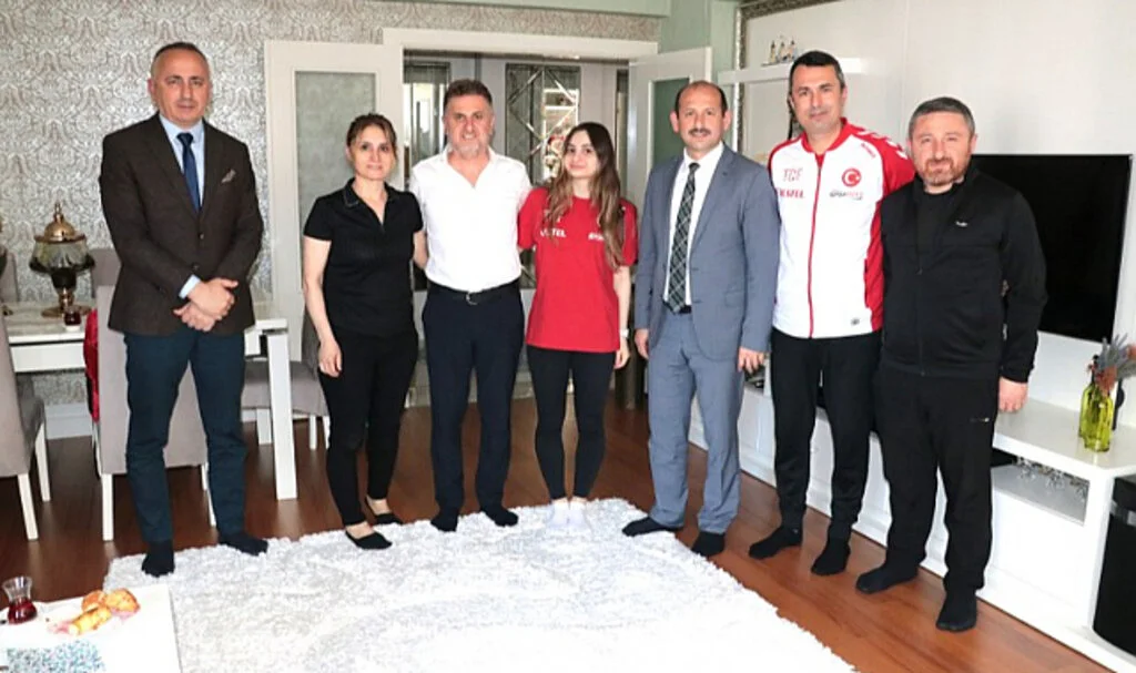 Samsun Gençlik ve Spor İl Müdürü Feyzullah Dereci'den Milli Sporculara Ziyaret
