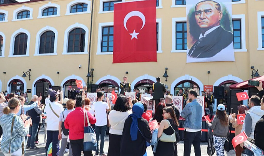 Samsun Sahra Sıhhiye Okulu Bando Takımı konser verdi