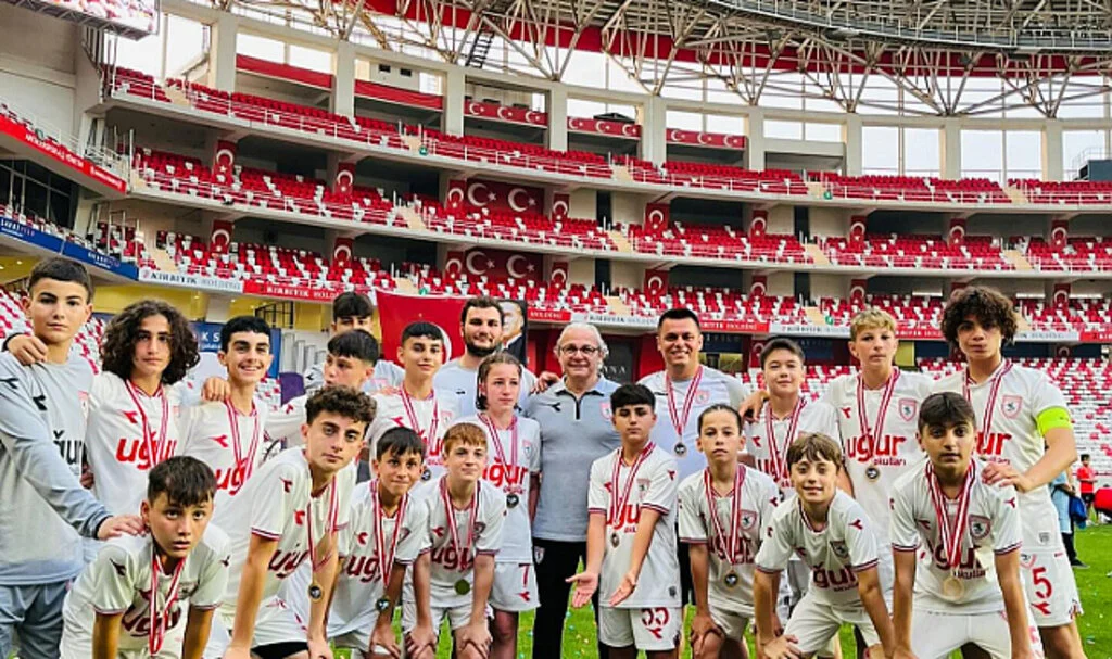 Samsunspor U13 Takımı Antalya Junior World Cup'ta 2. oldu