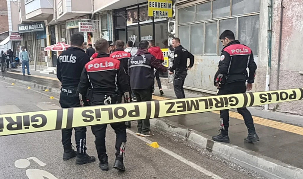 Şehrin ortasında silahlı çatışma