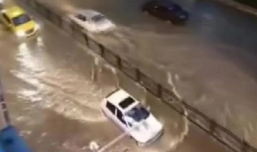 Şiddetli Yağış Amasya'da Sel Felaketine Yol Açtı
