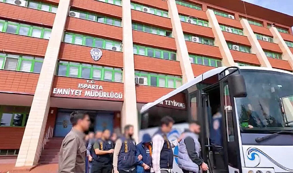 Sosyal Medyadan Yatırım Vaadiyle Dolandırıldı: 1.8 Milyon Lira Kaybetti!