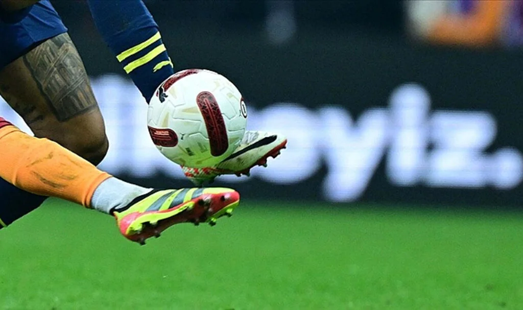 Süper Lig'de Heyecan Dorukta: Şampiyonluk Son Haftada Belli Olacak