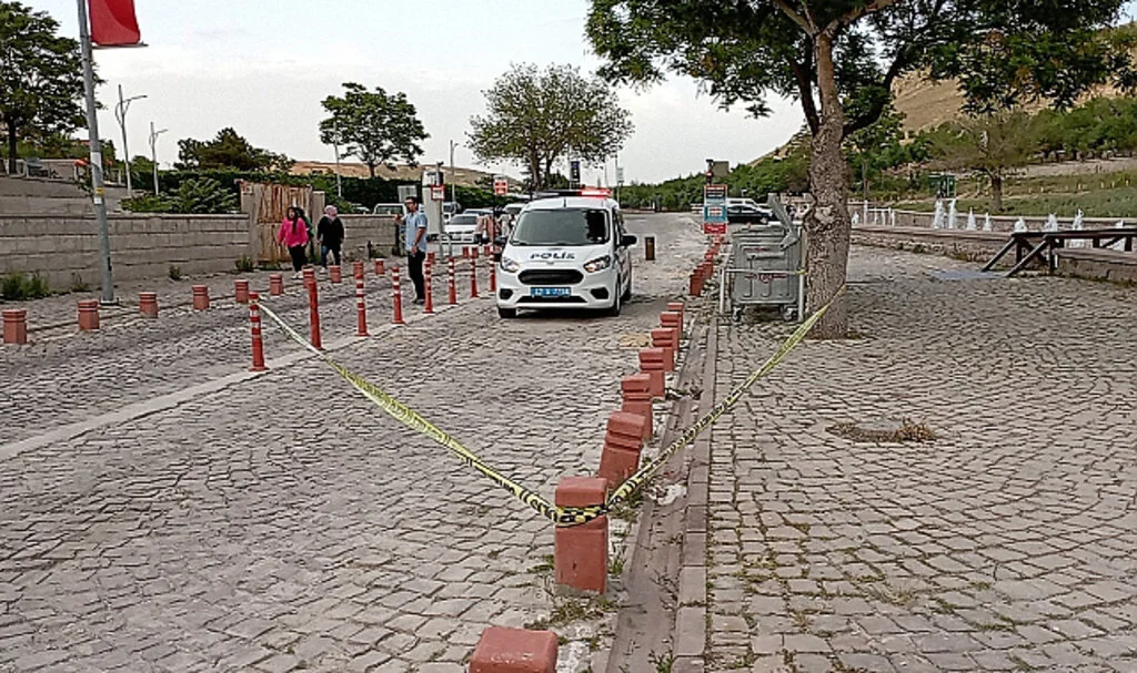 Tartıştığı Kişiyi Kalbinden Bıçaklayarak Öldürdü