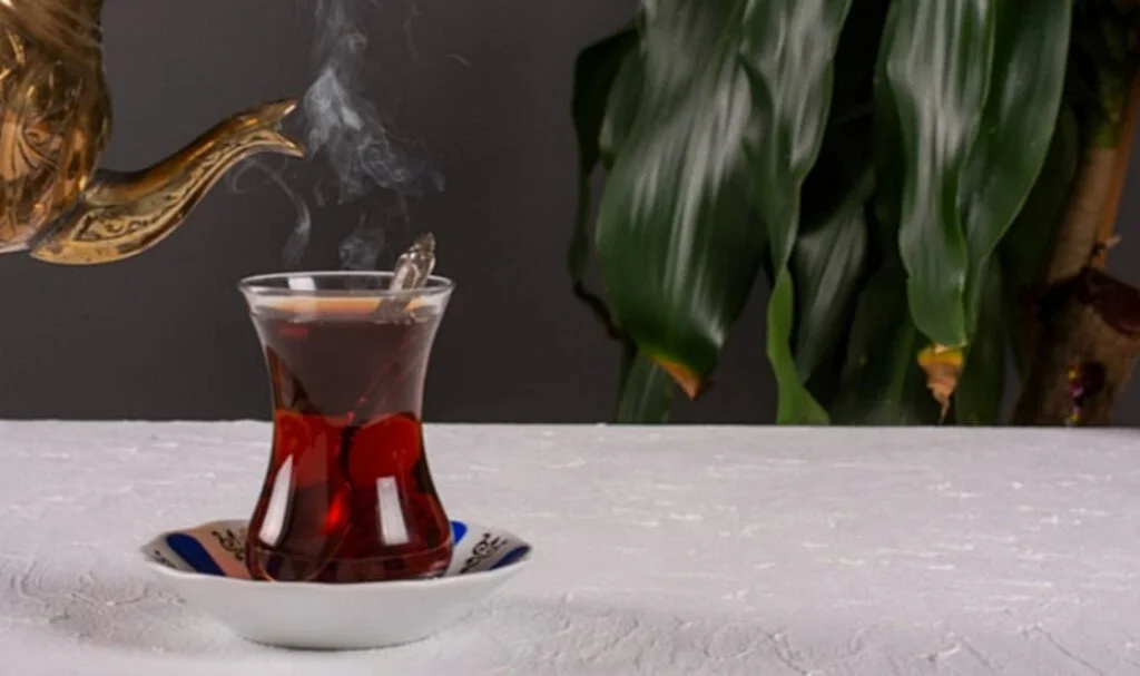 Tiryakilere müjde: Çay hayat kurtarıyor