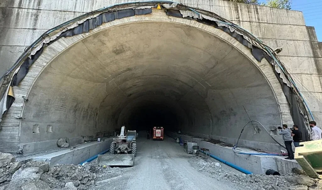 Trabzon'da Tünel İnşaatında İskele Çöktü: İşçiler Kurtarıldı