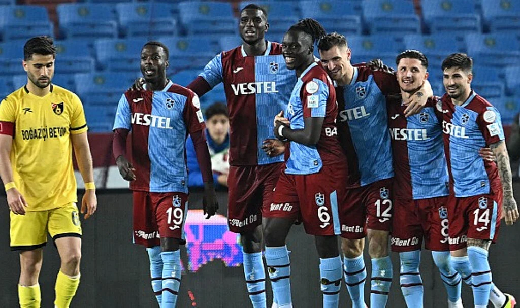 Trabzonspor, İstanbulspor'u 3 golle geçerek kazandı