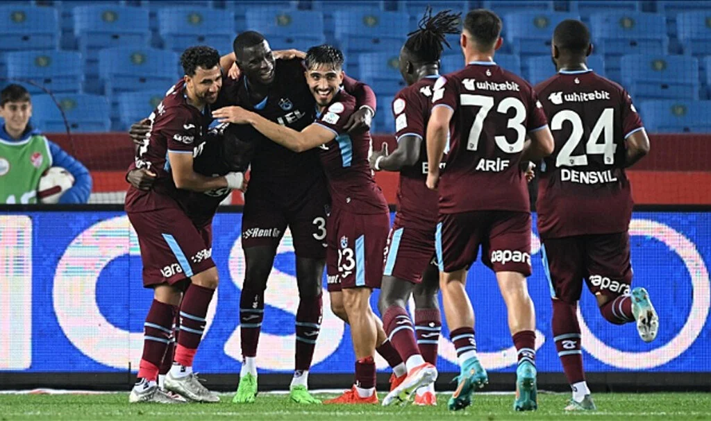 Trabzonspor, Samsunspor Karşısında 61 Puana ve 61. Gole Odaklanıyor