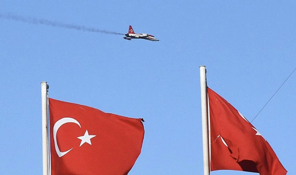 Türk Yıldızları Samsun semalarında prova uçuşu yaptı