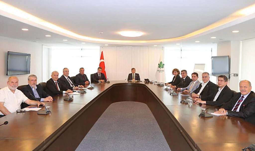 Türkiye'nin Siyasi Konjektöründeki Değişimler ve Gelecek Partisi'nin Rolü Ne Olacak? 
