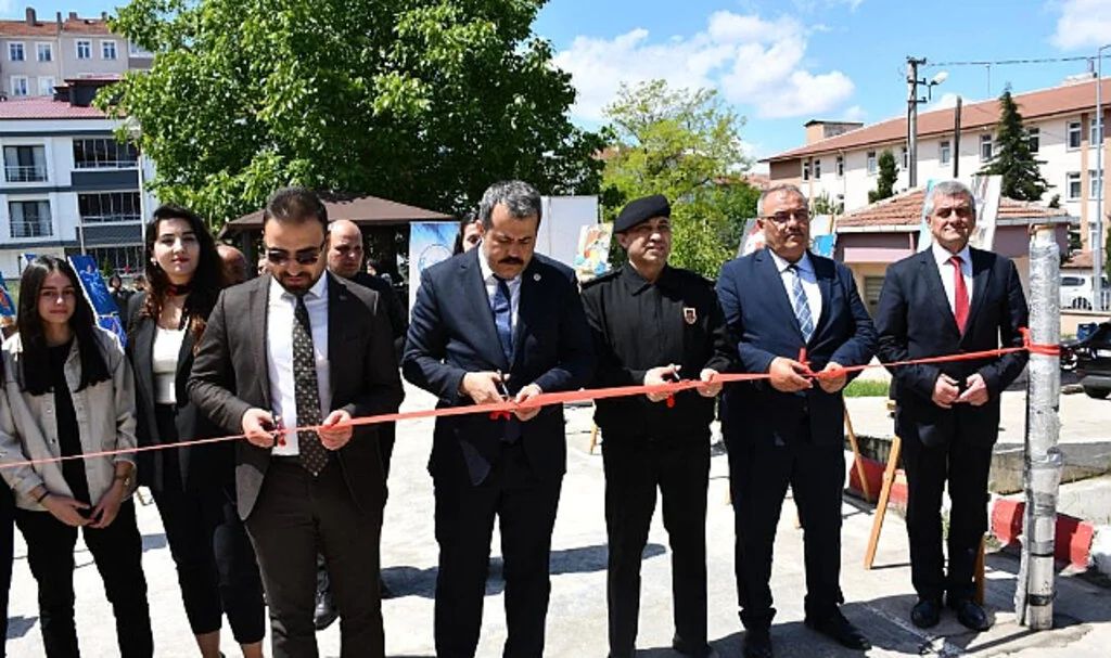 Vezirköprü Köprülüler Anadolu Lisesi'nde Renkli Gençlik Şenliği