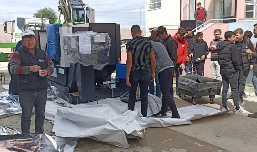 Vezirköprü Mesleki ve Teknik Anadolu Lisesi'ne Yeni Torna Tezgahı