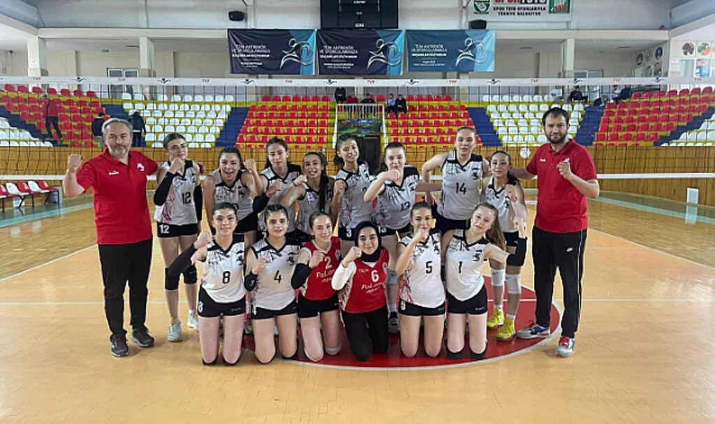Vezirköprü'nün Kızları Finallere Kaldı
