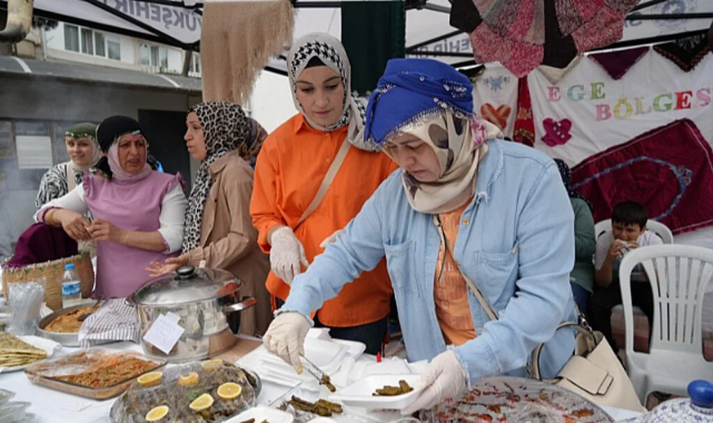 'Yedi Renk Türkiyem Projesi' ile Türkiye'yi Tanıttılar