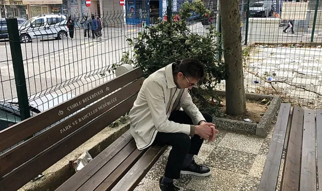 'Yetişkin Sitelerine Girmişsiniz' Diyerek 270 Bin Lira Dolandırdılar