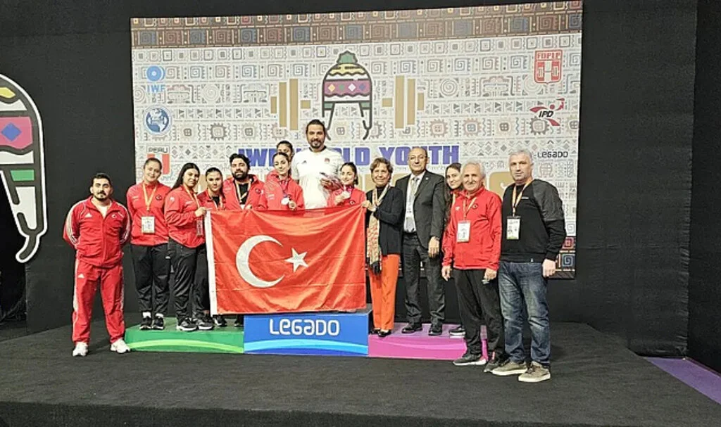 Yıldızlar Dünya Halter Şampiyonası'na 6 Madalya