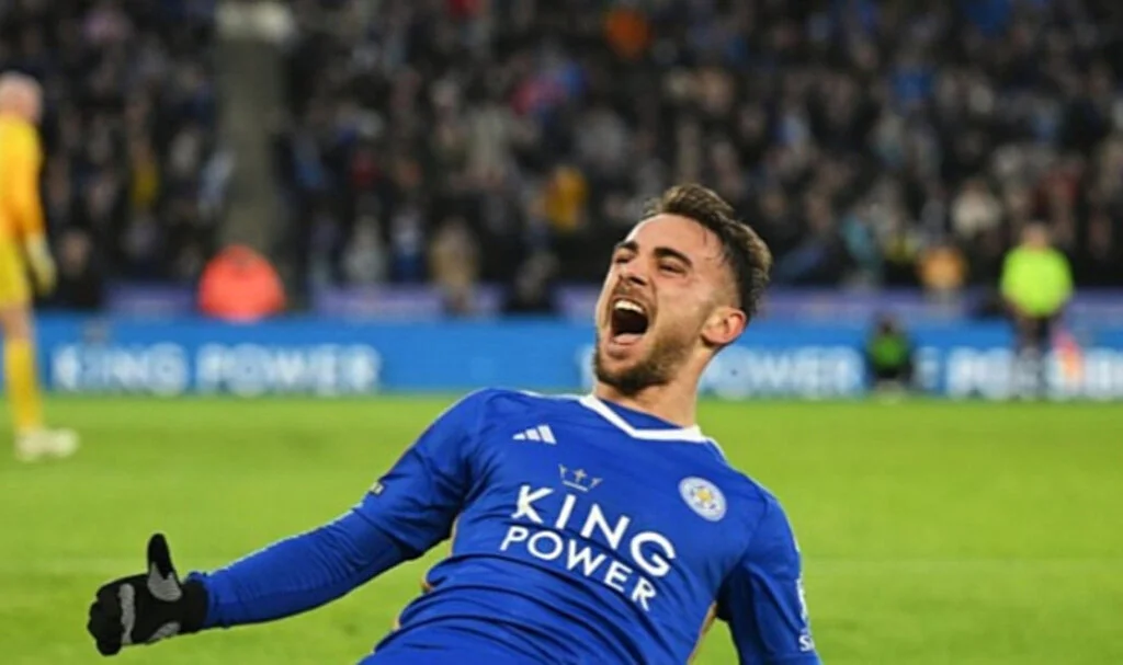 Yunus Akgün, Leicester City'ye veda etti