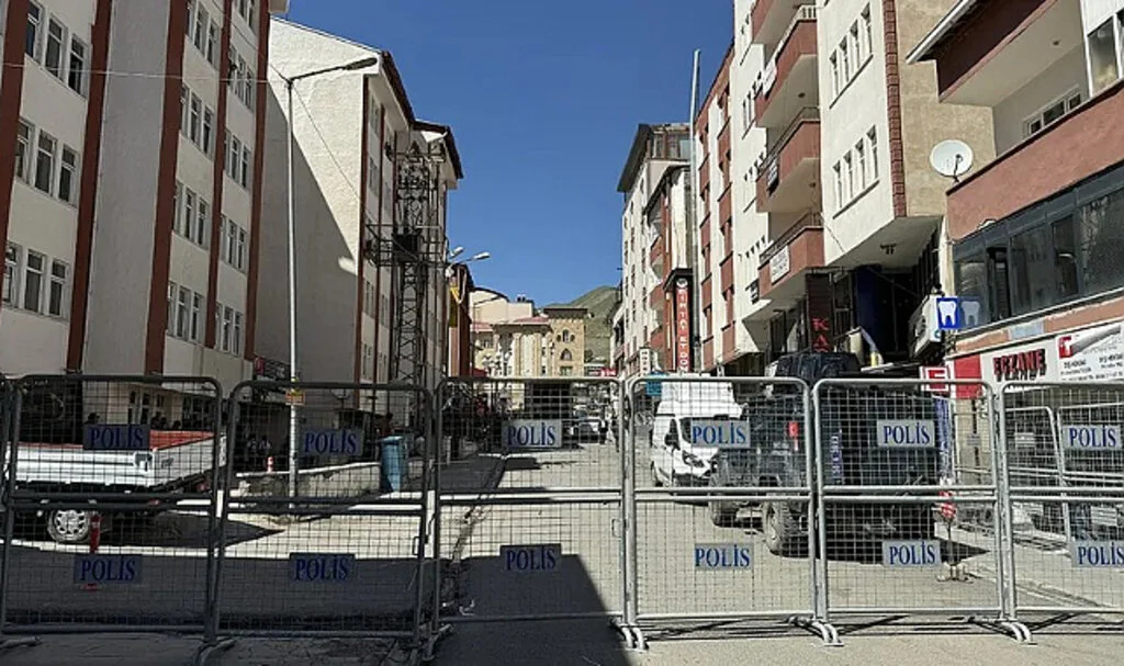 12 İlde Gösteri Yürüyüşleri ve Açık Hava Toplantıları Yasaklandı