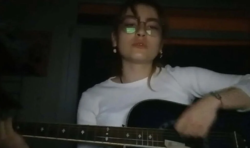 15 yaşındaki kız, 30 bıçak darbesiyle öldürüldü