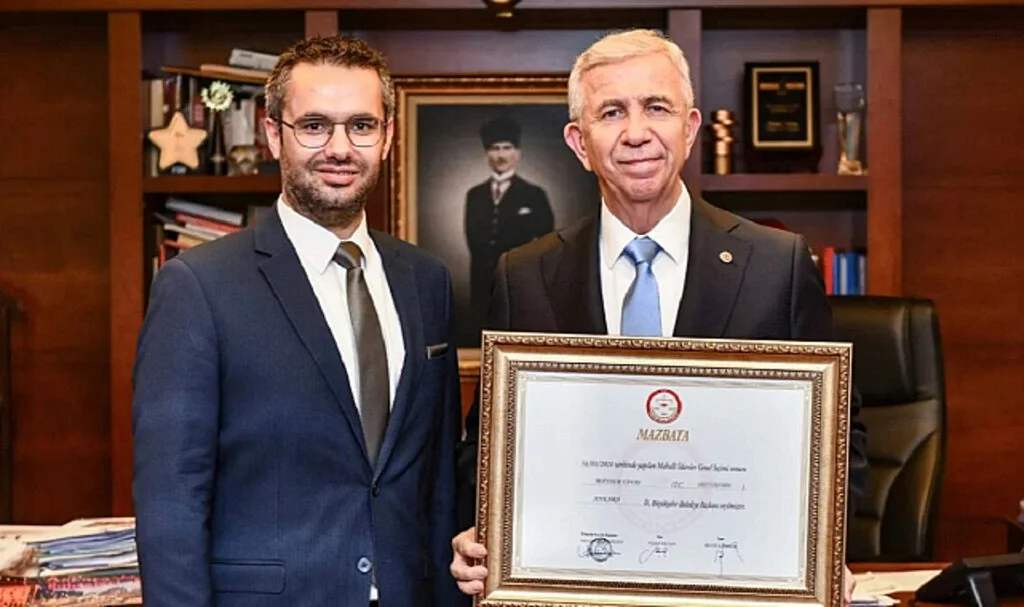 Ankara Büyükşehir'de Sürpriz İstifa: Volkan Gültekin Görevini Bıraktı