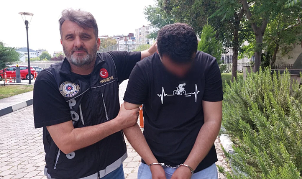 Aracında ve evinde uyuşturucu ele geçen şahıs tutuklandı