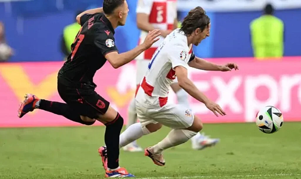 Arnavutluk ile Hırvatistan 2-2 berabere kaldı