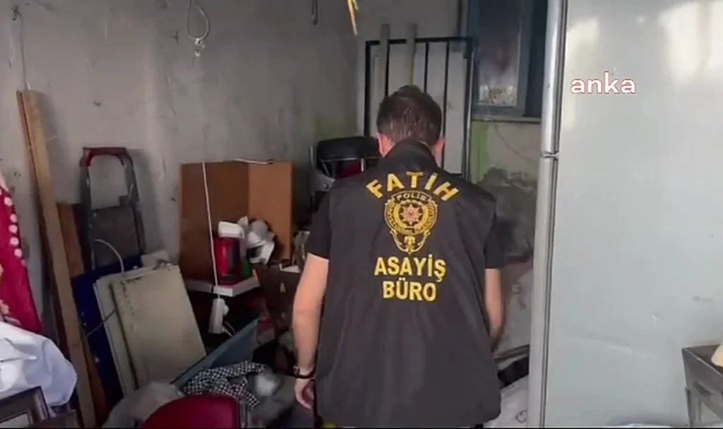 Bakkalda Silah Operasyonu: 8 Tabanca ve 1 Pompalı Tüfek Ele Geçirildi!