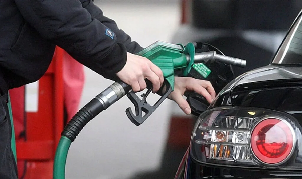 Benzin ve Motorine Büyük İndirim Geliyor