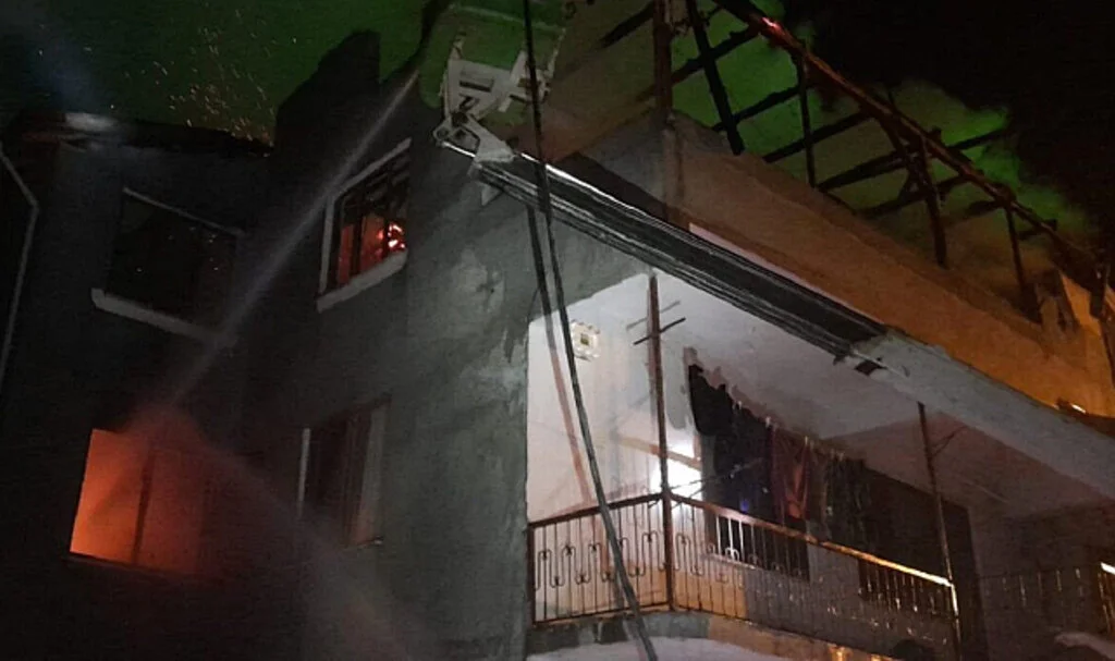 Çatı Katında Korkutan Yangın
