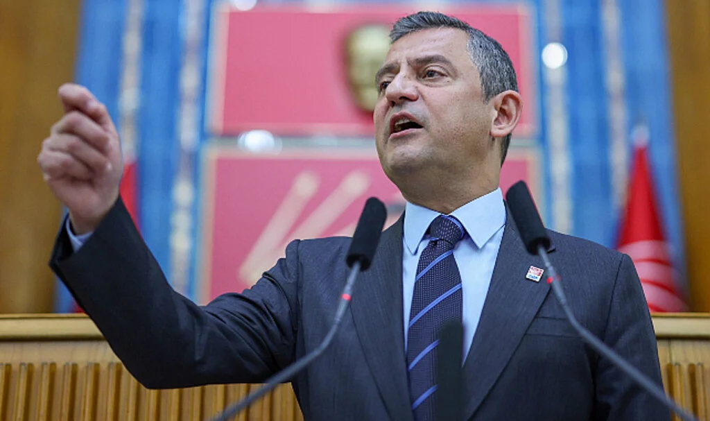  CHP Genel Başkanı Özgür Özel'den Diyarbakır ve Mardin Yangınlarına Tepki: DEDAŞ İhmalkar Davrandı