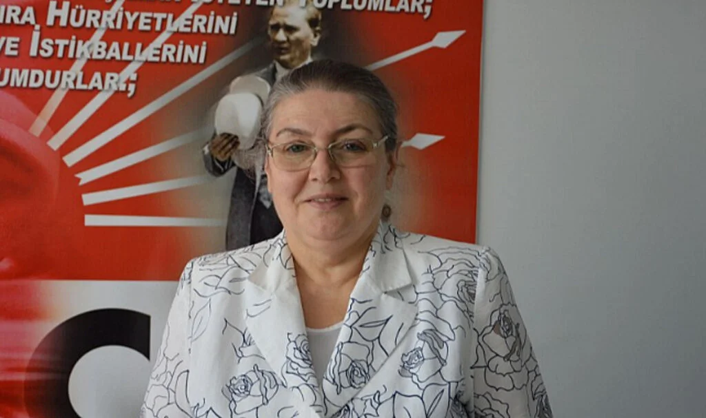 CHP Havza Kadın Kolları Başkanlığına yeniden Adalet Gül seçildi