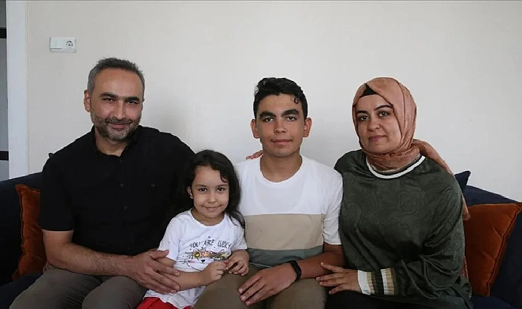 Deprem Mağduru Efe Talha Palabıyık LGS'de Tam Puan Aldı