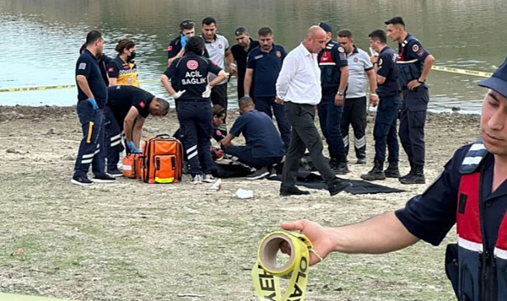 Dereye giren 3 kardeş boğuldu