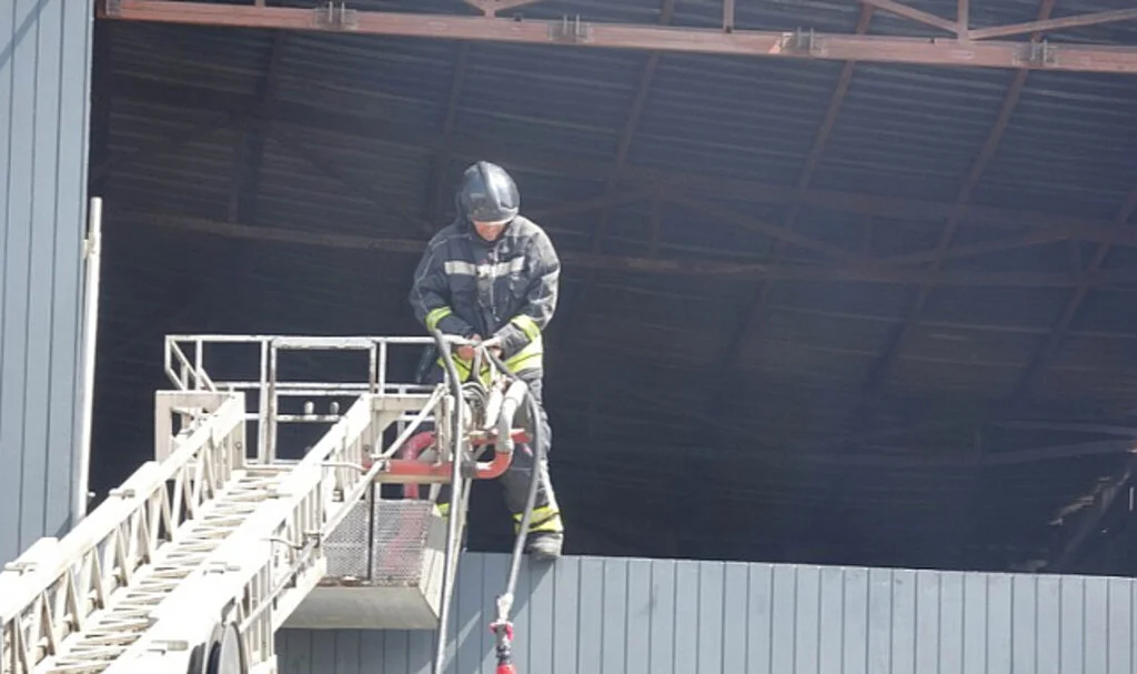 Fabrika Yangını Ekipleri Harekete Geçirdi
