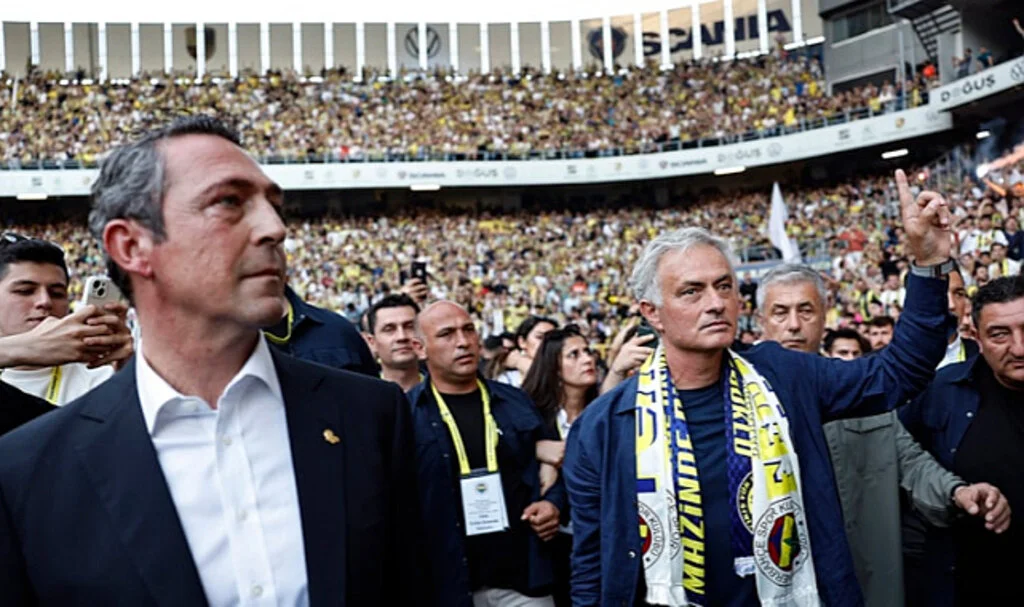 Fenerbahçe, Jose Mourinho'yu KAP'a bildirdi! Alacağı ücret...