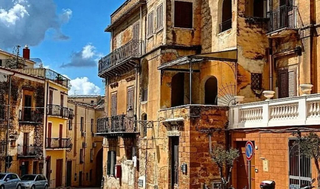 Gerçekten sudan ucuz: İtalya'da 3 euroya ev