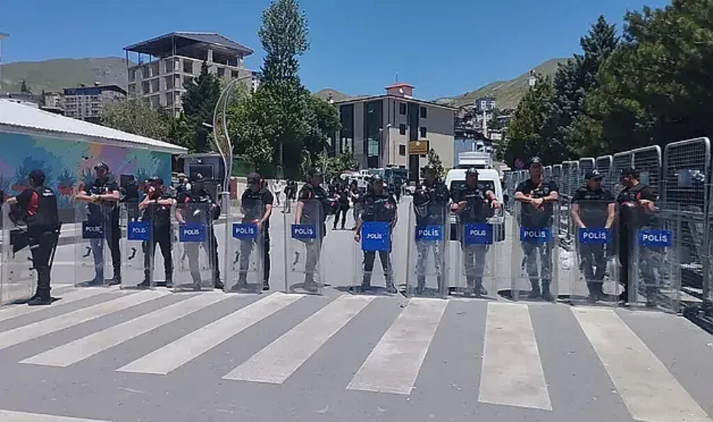 Hakkari Belediye Başkanı Mehmet Sıddık Akış'ın cezası belli oldu