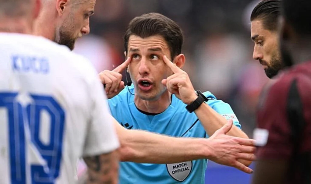 Halil Umut Meler'in Kararları Belçika-Slovakya Maçına Damga Vurdu! 2 Golü İptal Etti