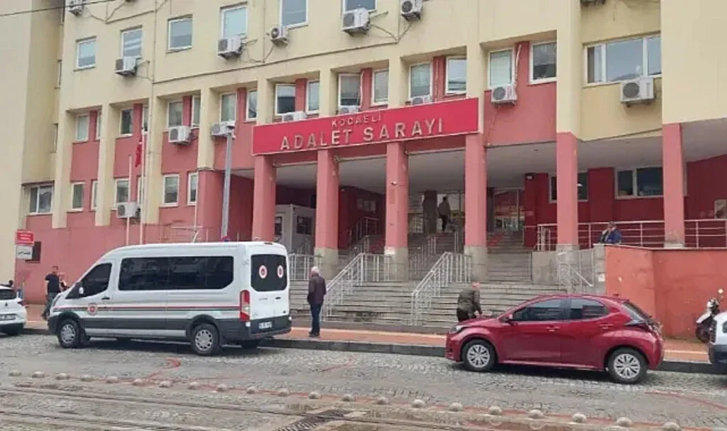 Hamile bıraktığı kız çocuğunu bıçaklayan sanığa 18 yıl hapis cezası