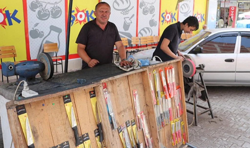 Havza'da bıçak bileme tezgahlarında yoğunluk yaşanıyor