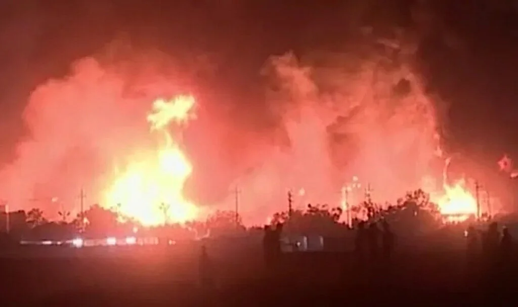 Irak'ın Erbil Kentinde Petrol Rafinerisinde Patlama ve Yangın!