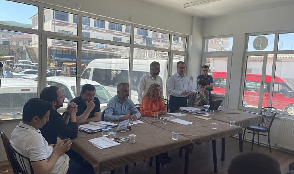 Ladik Motorlu Taşıyıcılar'da  Tektaş güven tazeledi