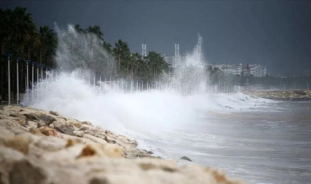 Meteoroloji'den Fırtına ve Sağanak Uyarısı