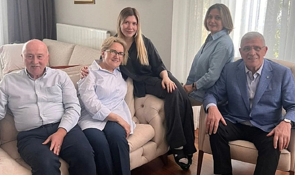 Müsavat Dervişoğlu'ndan Meral Akşener'e Bayram Ziyareti