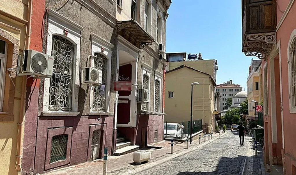Otel Odasında Bulunan 2 Çocuk Ölü Bulundu