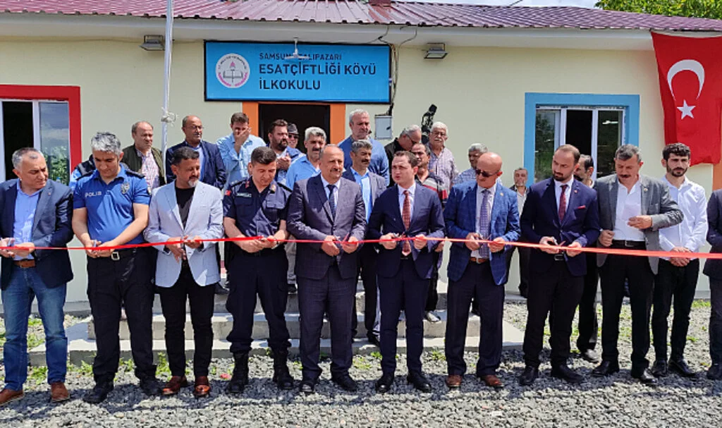 Salıpazarı'nda Eski Okul Binası Gençlik Ofisi Olarak Yenilendi