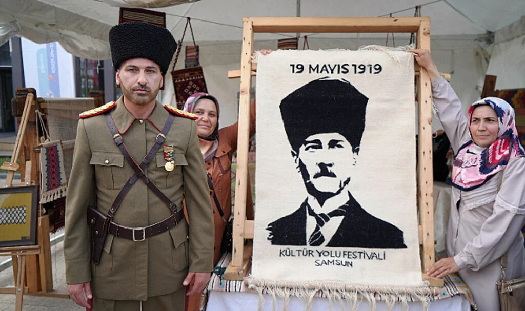 Samsun'da 155 Bin Kişinin İlmekleriyle Oluşturulan Atatürk Portresi