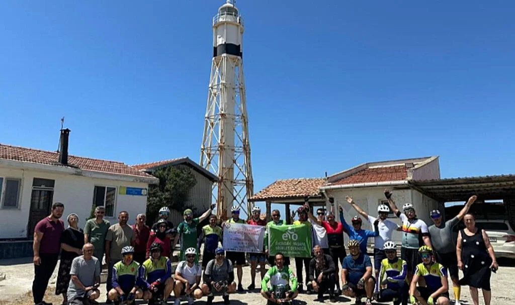 Samsun'da Bisiklet Tutkunları Tarihi Deniz Fenerine Tur Düzenledi