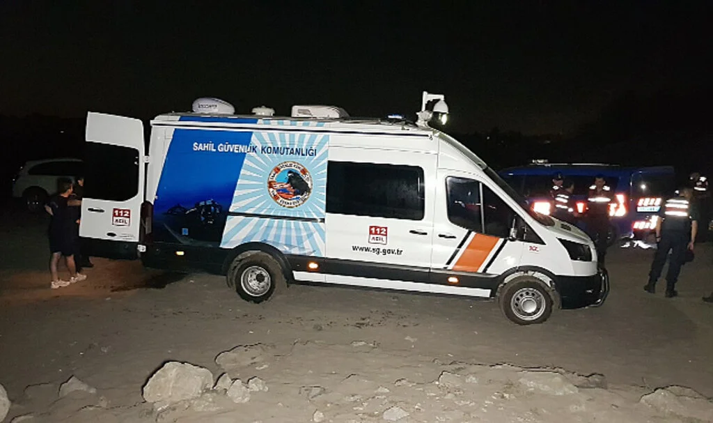 Samsun'da Denizde Kaybolan 22 Yaşındaki Genç Aranıyor
